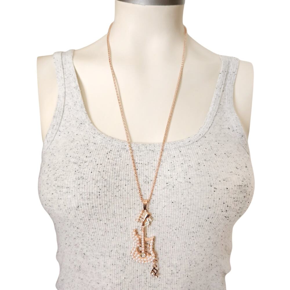 BETSEY JOHNSON bling statement chain Guitar crystal pearl necklace rose gold NEW - Picture 3 of 5
